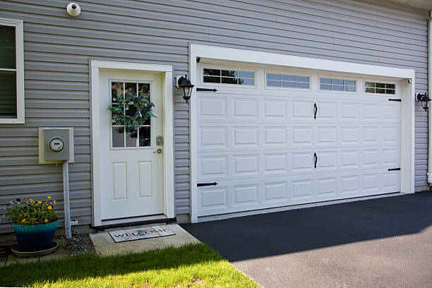 24/7 Emergency Garage Door Panel Replacement experts in Framingham, MA